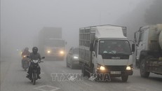Cảnh sát giao thông lưu ý khi đi lại trên các cung đường đồi núi trơn trượt trong thời tiết sương mù