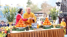 Phó Chủ tịch Quốc hội Nguyễn Thị Thanh dự Lễ khai hội chùa Tam Chúc