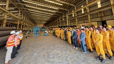 Buổi lễ phát động thi đua sản xuất được tổ chức ngay tại nhà máy của PV GAS PIPE.