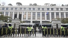 Hàn Quốc huy động một lượng lớn cảnh sát cho phiên tòa luận tội Tổng thống