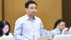 Bộ trưởng Bộ Tài chính Nguyễn Văn Thắng trình bày tóm tắt tờ trình. Ảnh: Doãn Tấn/TTXVN