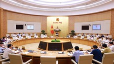 Thủ tướng Phạm Minh Chính chủ trì cuộc họp Chính phủ chuyên đề về việc sắp xếp, tổ chức lại đơn vị hành chính các cấp. Ảnh: Dương Giang/TTXVN.