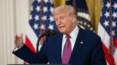 Tổng thống Trump cân nhắc tấn công Iran, một số lãnh đạo an ninh bị loại khỏi cuộc họp chiến lược