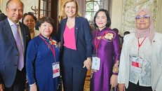 Phó Chủ tịch Quốc hội Nguyễn Thị Thanh tiếp xúc song phương tại Đại hội đồng APF-50