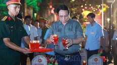 Thủ tướng Phạm Minh Chính dự Lễ thắp nến tri ân các Anh hùng liệt sĩ tại Nghĩa trang Trường Sơn