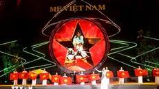 Chương trình nghệ thuật “Lòng mẹ-Mẹ Việt Nam” như một sự tri ân đến các Mẹ Việt Nam Anh hùng, những người mẹ được sử sách lưu danh và những người mẹ thầm lặng khác. Ảnh: Võ Dung/TTXVN.