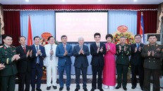 Tối 2/10/2025, tại Hà Nội, Đại sứ quán Triều Tiên tại Việt Nam tổ chức chiêu đãi nhân dịp kỷ niệm 80 năm ngày thành lập Đảng Lao động Triều Tiên (10/10/1954 - 10/10/2025). Đồng chí Đỗ Văn Chiến, Ủy viên Bộ Chính trị, Bí thư Trung ương Đảng, Chủ tịch Ủy ban Trung ương Mặt trận Tổ quốc Việt Nam đến dự. Ảnh: An Đăng/TTXVN