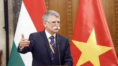 Chủ tịch Quốc hội Hungary Kover Laszlo bắt đầu thăm chính thức Việt Nam