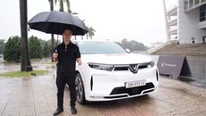 Anh Bùi Thế Đạt chia sẻ trải nghiệm ấn tượng sau khi lái thử “chuyên cơ mặt đất” VF 9.