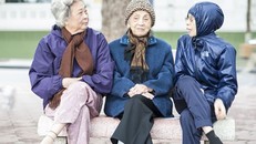 Chủ động chăm sóc sức khỏe người cao tuổi trong thời tiết giá rét