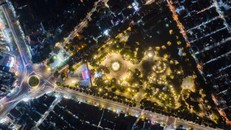 Công viên số 1 Lý Thái Tổ tạo ra một “khoảng lặng xanh” giữa trung tâm siêu đô thị TP HCM