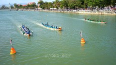 Tưng bừng Lễ hội đua thuyền mừng Xuân Bính Ngọ trên sông Cà Ty