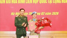Trao quyết định của Chủ tịch nước cho sĩ quan đi làm nhiệm vụ gìn giữ hòa bình tại Trung Phi