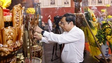 Chủ tịch Quốc hội Trần Thanh Mẫn tri ân các Anh hùng liệt sỹ, người có công tại tỉnh An Giang