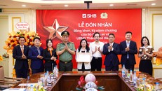 SHB vinh dự nhận Bằng khen của Bộ Công an vì những thành tích xuất sắc trong phong trào Toàn dân bảo vệ an ninh Tổ quốc.