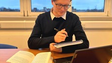  Nhà nghiên cứu người Anh, ông Kyril Whittaker.