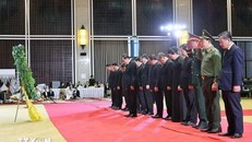 Chủ tịch Quốc hội Trần Thanh Mẫn viếng đồng chí Saysomphone Phomvihane