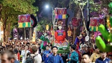 Đưa biểu tượng văn hóa Thăng Long vào 14 khối rước đèn Trung thu bên Hồ Gươm