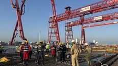 Đường sắt tốc độ cao Hà Nội – Quảng Ninh và Bến Thành – Cần Giờ đồng loạt thi công những phiến dầm đầu tiên