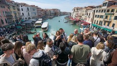 Thủ đô Italy nỗ lực giải quyết vấn đề du lịch quá tải