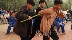 Học sinh THPT học Văn, ôn Sử theo... cách lạ