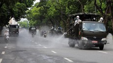 Dừng ngay việc phun dung dịch khử khuẩn ngoài trời, lên người vì không hiệu quả, lãng phí