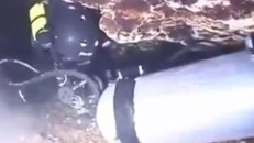 Video: Việc giải cứu đội bóng nhí Thái Lan không hề dễ dàng