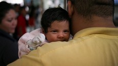 Hình ảnh nước Mỹ trước hạn chót đoàn tụ các gia đình nhập cư