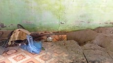 Thêm 15 nhà dân có nguy cơ 'trượt' xuống sông Đà