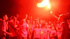 Cổ động viên đổ ra đường mừng chiến thắng của U23 Việt Nam