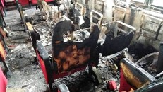 Sau tiếng nổ lớn, trụ sở xã bốc cháy ngùn ngụt