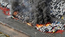 Cảnh tượng kinh hoàng của siêu bão Jebi đổ bộ vào Nhật Bản