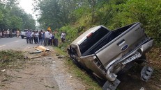 Lao xe vào vách núi, một cán bộ công an tử vong