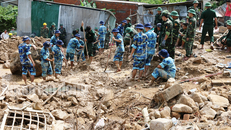 Rơi nước mắt trước cảnh tan hoang xóm Núi