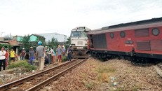 Hiện trường vụ tai nạn hai tàu hàng đâm trực diện ở ga Núi Thành.