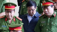 Vụ đánh bạc gần 10.000 tỷ: 'Cựu tướng Phan Văn Vĩnh xin thi hành án'