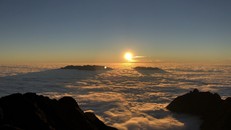 Sông mây cuồn cuộn chảy, Fansipan đẹp mê hồn những ngày cuối năm