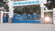 Thầy giáo làm lộ đề thi ở Phú Quốc dạy thêm không phép