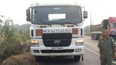 Truy đuổi xe container cán chết người phụ nữ rồi bỏ chạy