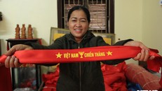 Tuyển Việt Nam gặp Nhật Bản: Dân may cờ làm ngày làm đêm vẫn không đủ bán