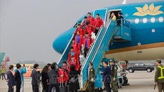 Đội tuyển bóng đá quốc gia trở về trong sự chào đón nồng nhiệt của người hâm mộ