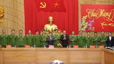 Phó Thủ tướng Thường trực thăm, chúc Tết các đơn vị thuộc Bộ Công an