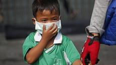 Người dân Thái Lan chảy máu mắt, ho ra máu vì hít phải khói bụi độc