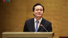 Bộ trưởng Bộ GD-ĐT Phùng Xuân Nhạ. 