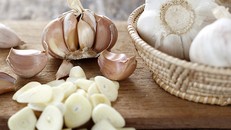 Cả gia đình 3 người chết vì ăn tỏi ngày Tết, chuyên gia tiết lộ sự thật