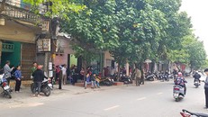 Hiện trường vụ thầy cúng truy sát cả nhà hàng xóm vì nghĩ mình bị yểm bùa. - Ảnh: Việt Linh