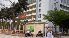 Đình chỉ công tác thầy giáo bị tố nhắn tin gạ tình nữ sinh lớp 10