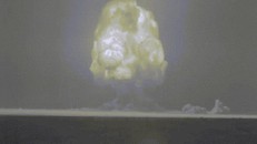 Sức mạnh khủng khiếp của vụ thử bom nguyên tử đầu tiên trên thế giới