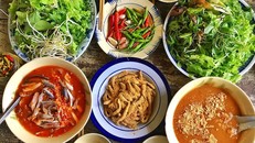 Địa phương nào ở miền Trung nổi tiếng với món gỏi cá Nam Ô?