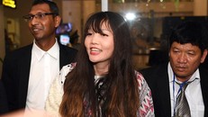 Đoàn Thị Hương tại sân bay Nội Bài. Ảnh: Đức Phạm.